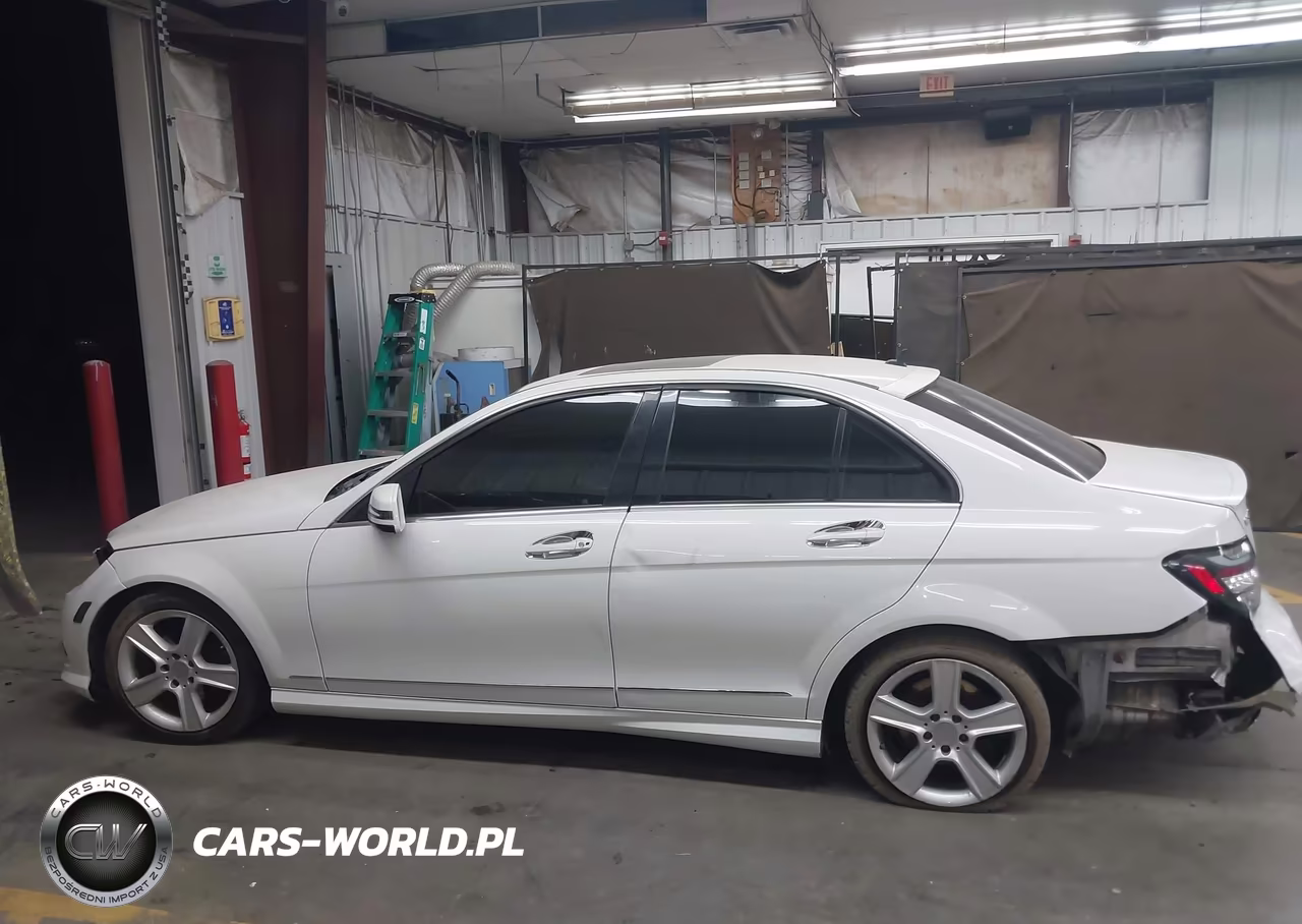2010 Mercedes-Benz C 300 Luxury-Sport VIN:WDDGF5EBXAR108276 - 14