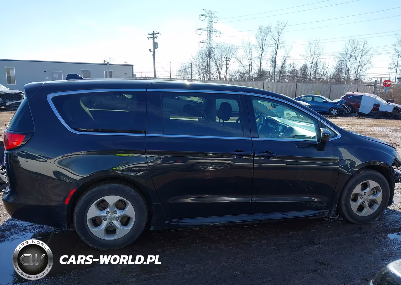 2017 Chrysler Pacifica Lx VIN:2C4RC1CGXHR519149 - 14