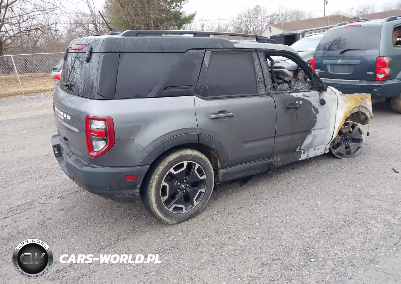 2021 Ford Bronco Sport Outer Banks VIN:3FMCR9C64MRA91301 - 4