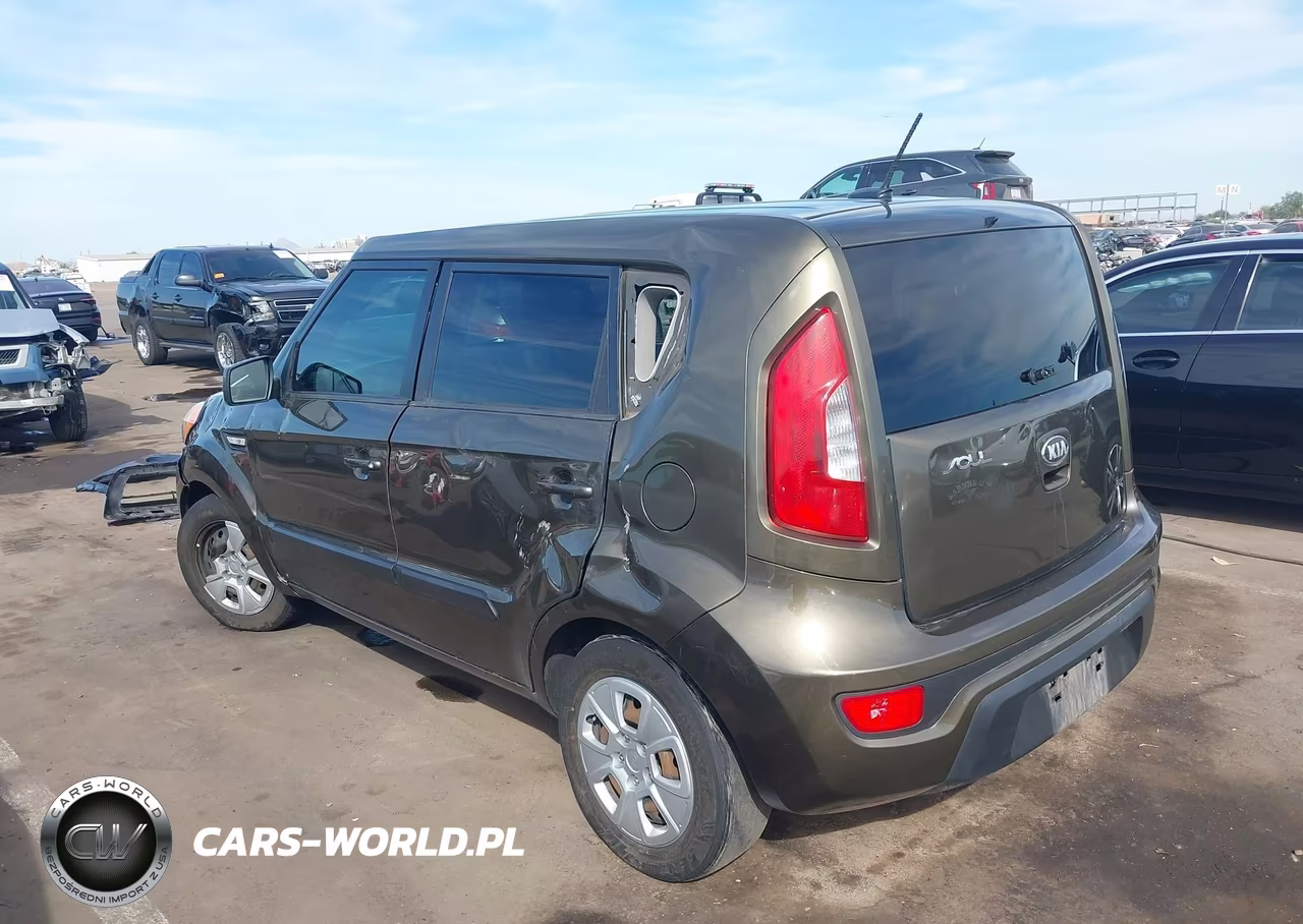 2013 Kia Soul VIN:KNDJT2A55D7506180 - 3