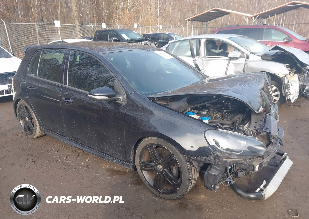 2013 Volkswagen Golf R 4-Door