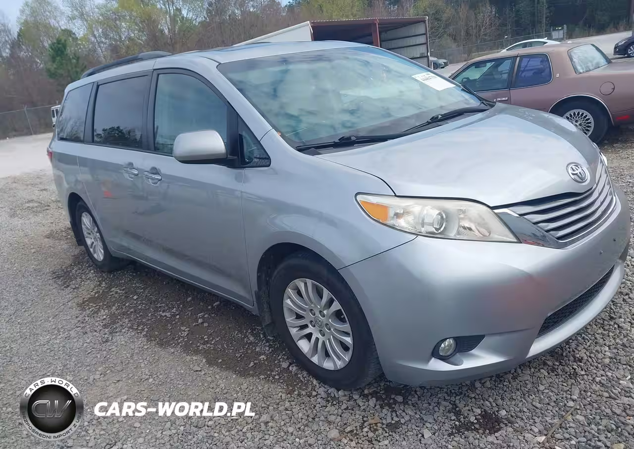 2016 Toyota Sienna Xle 8 Passenger