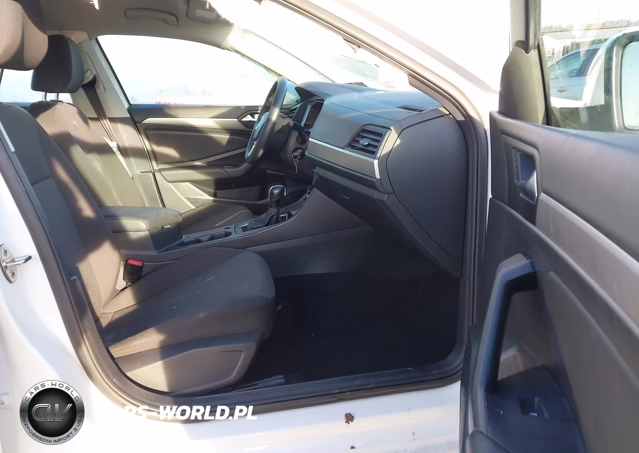 2019 Volkswagen Jetta VIN:3VWCB7BUXKM203197 - 5