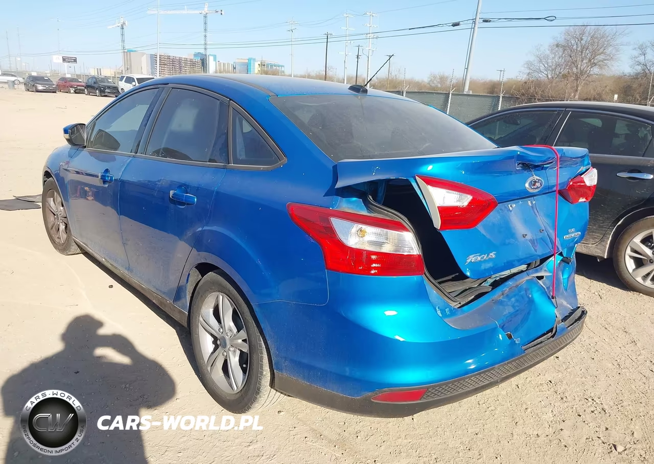 2014 Ford Focus Se VIN:1FADP3F24EL117552 - 3