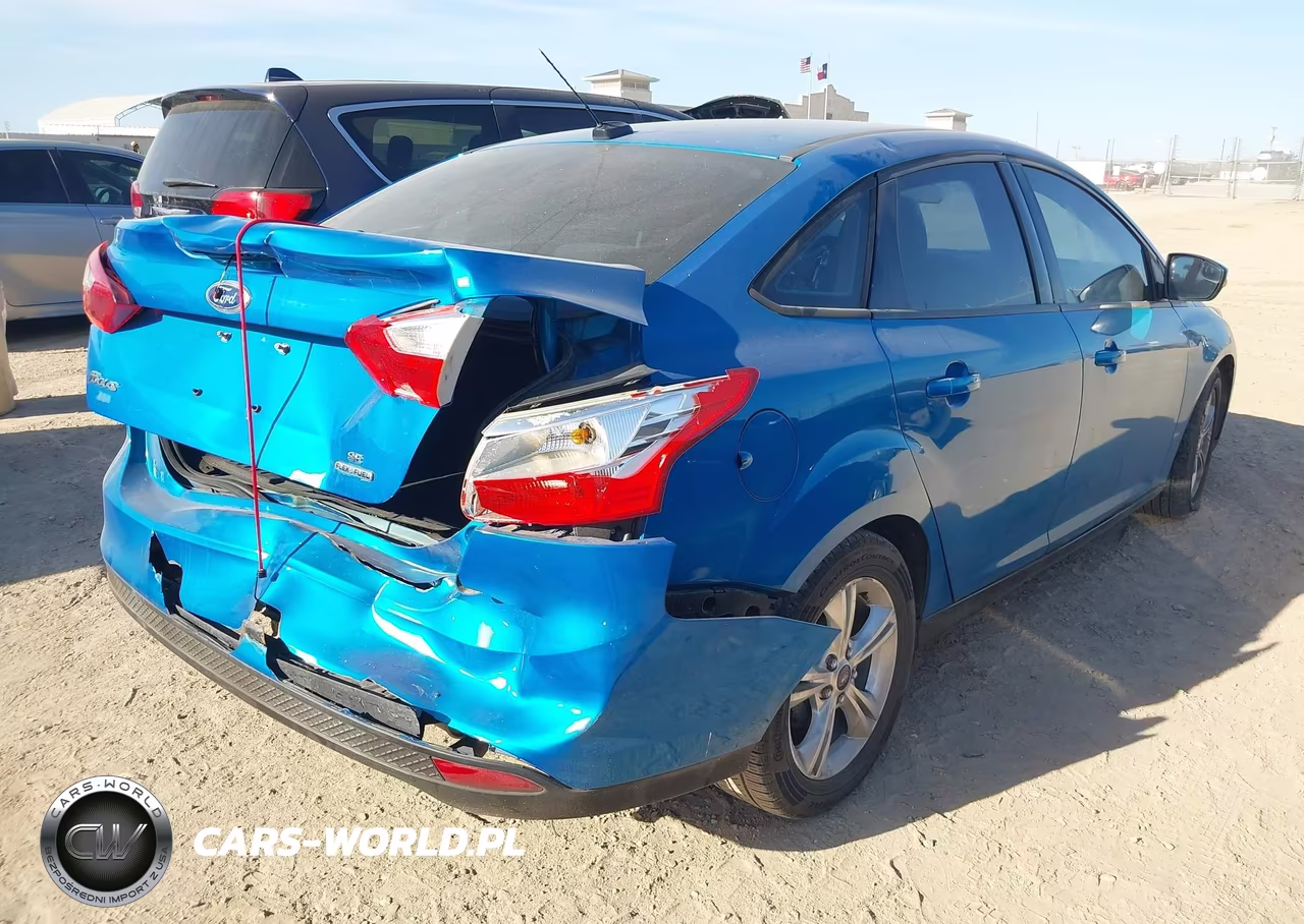 2014 Ford Focus Se VIN:1FADP3F24EL117552 - 4