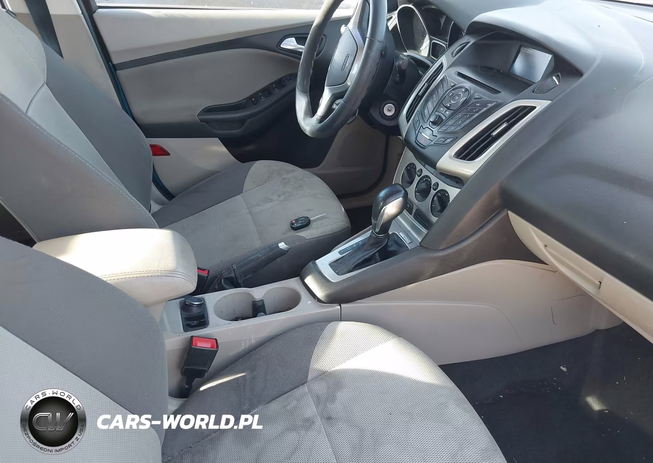 2014 Ford Focus Se VIN:1FADP3F24EL117552 - 5