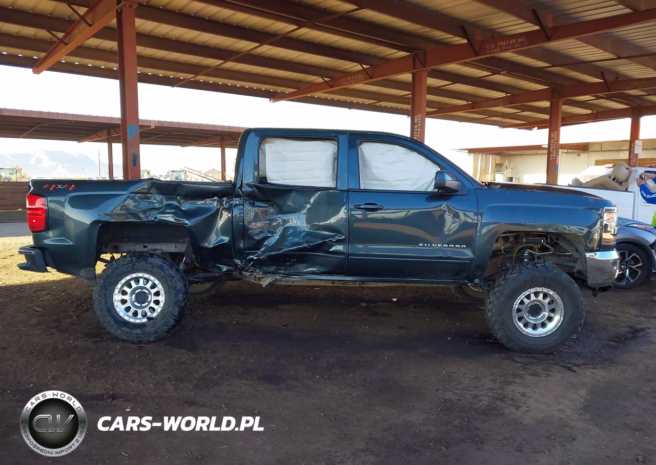 2018 Chevrolet Silverado 1500 1Lt VIN:3GCUKREC9JG312804 - 13