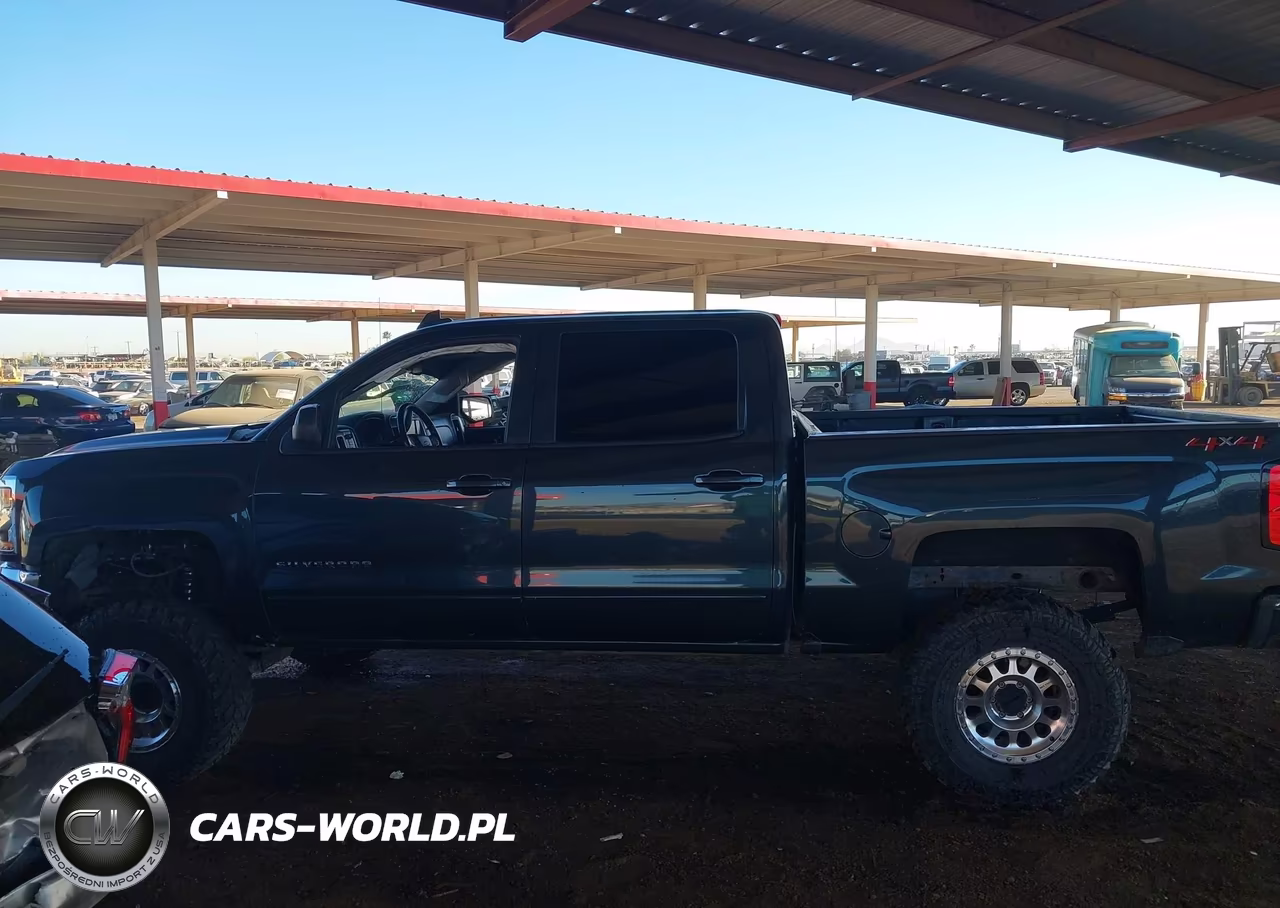 2018 Chevrolet Silverado 1500 1Lt VIN:3GCUKREC9JG312804 - 14