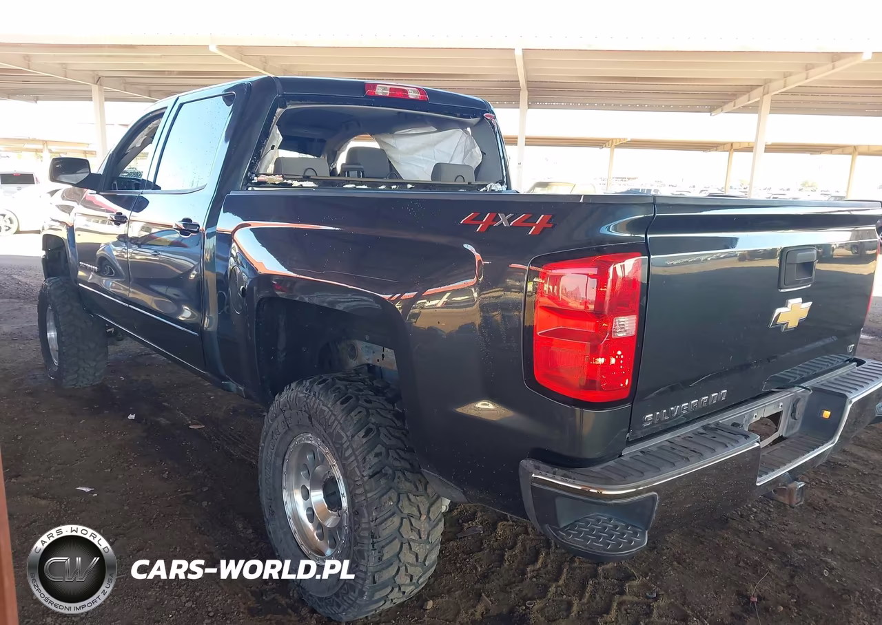 2018 Chevrolet Silverado 1500 1Lt VIN:3GCUKREC9JG312804 - 3
