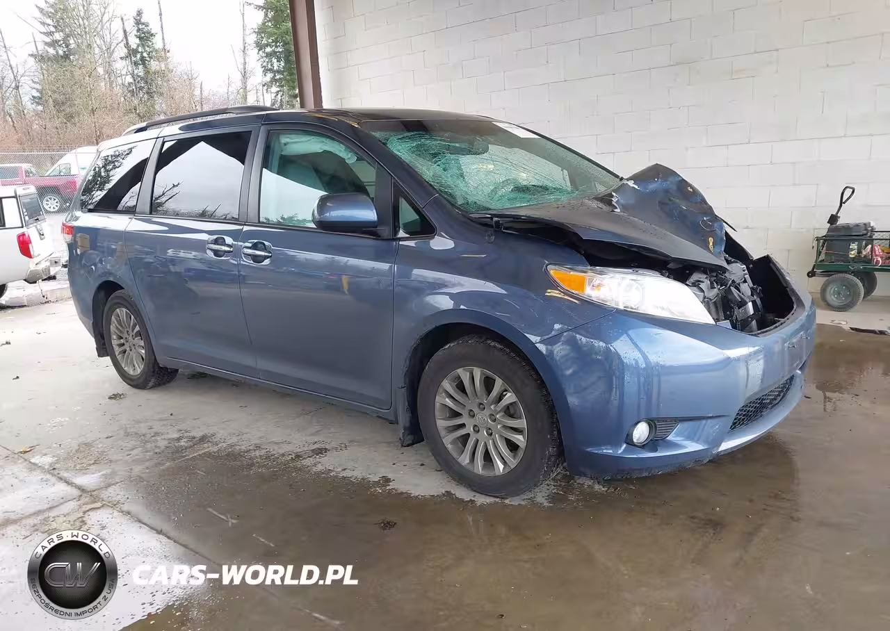 2014 Toyota Sienna Xle V6 8 Passenger