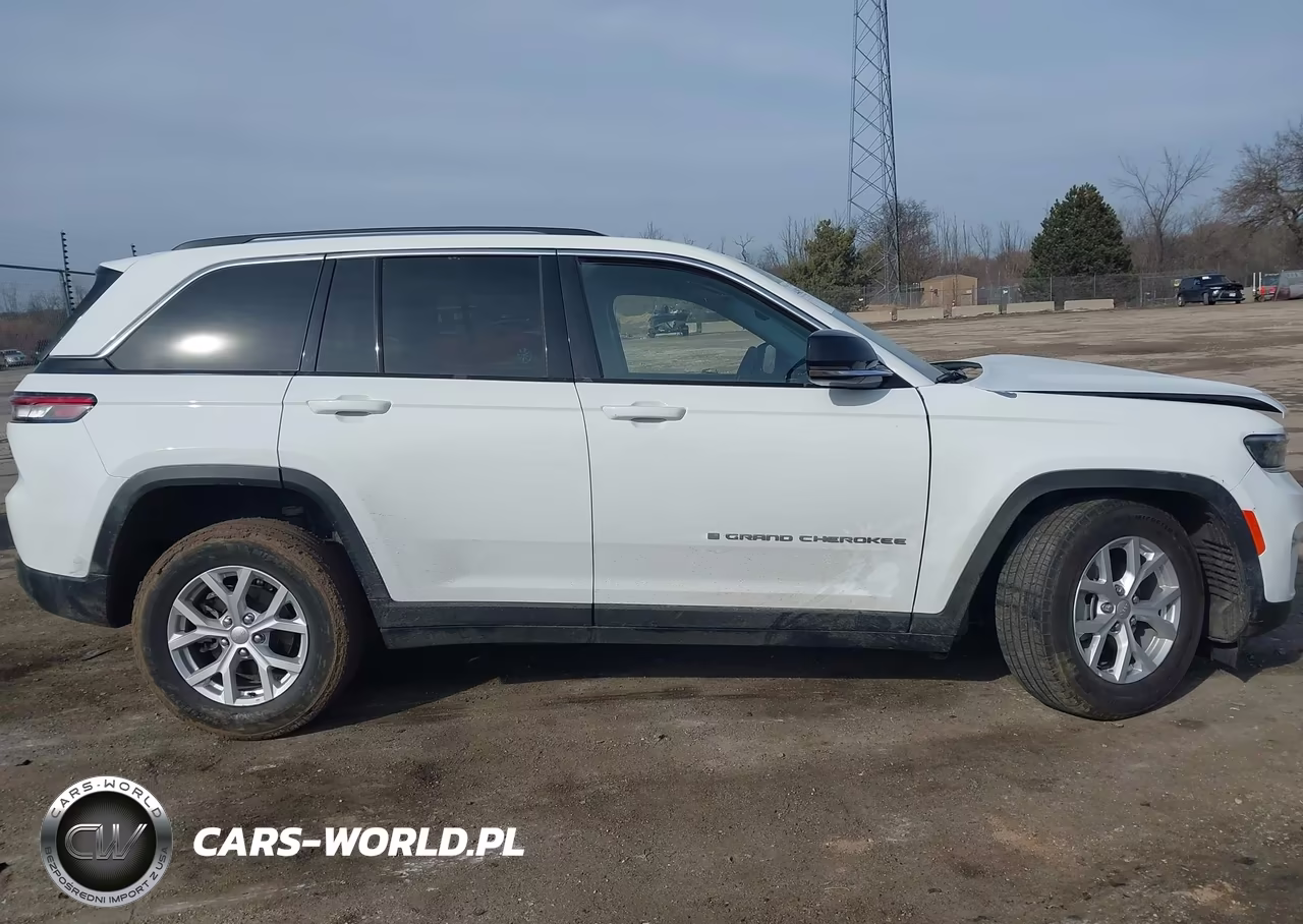 2023 Jeep Grand Cherokee Limited 4X4 VIN:1C4RJHBG8PC512143 - 13