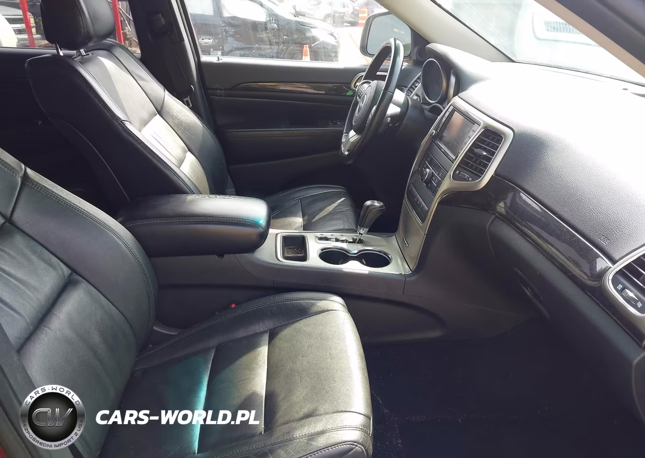 2012 Jeep Grand Cherokee Laredo VIN:1C4RJFAG9CC115556 - 5