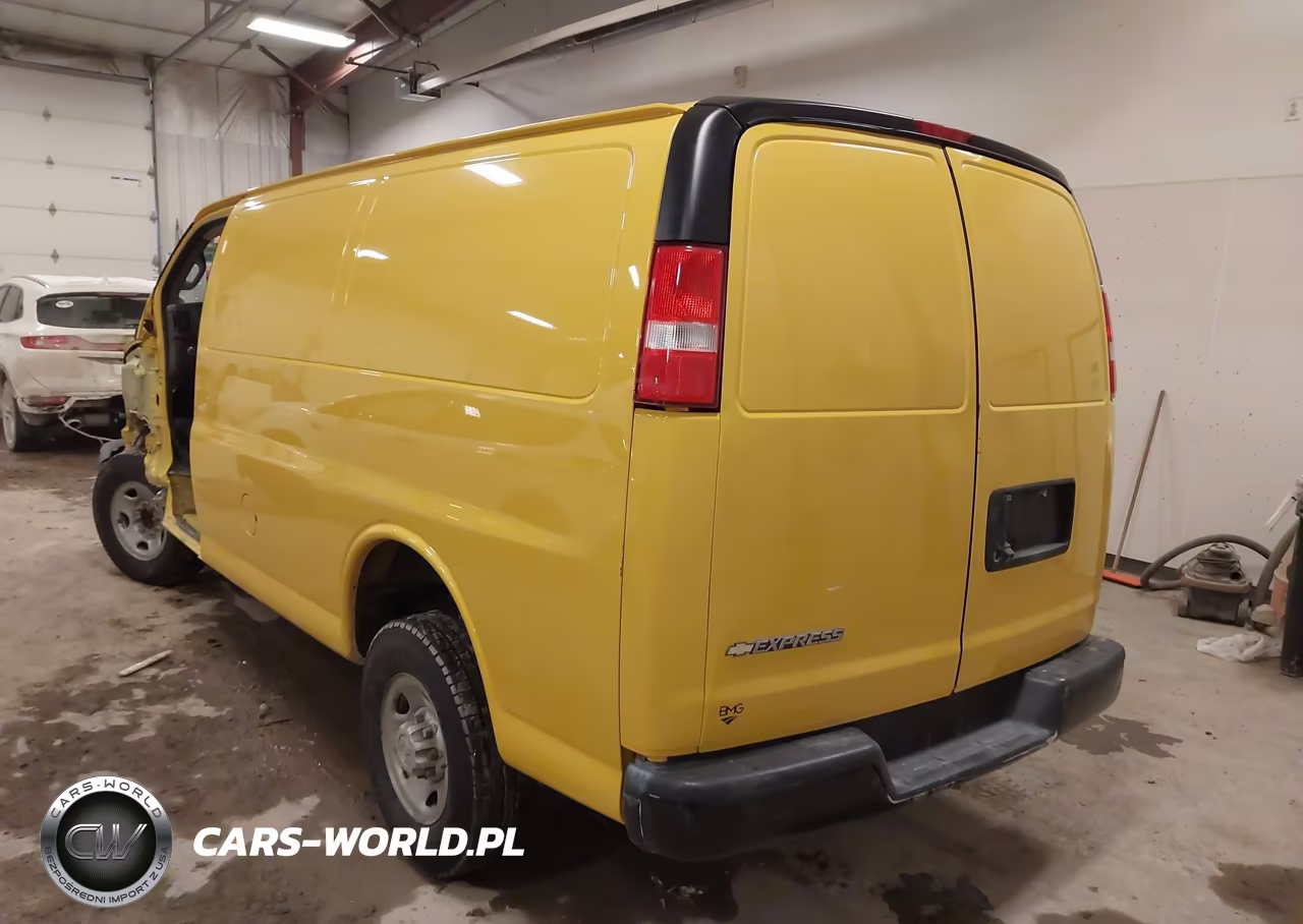 2019 Chevrolet Express 2500 Work Van VIN:1GCWGAFP2K1338738 - 3