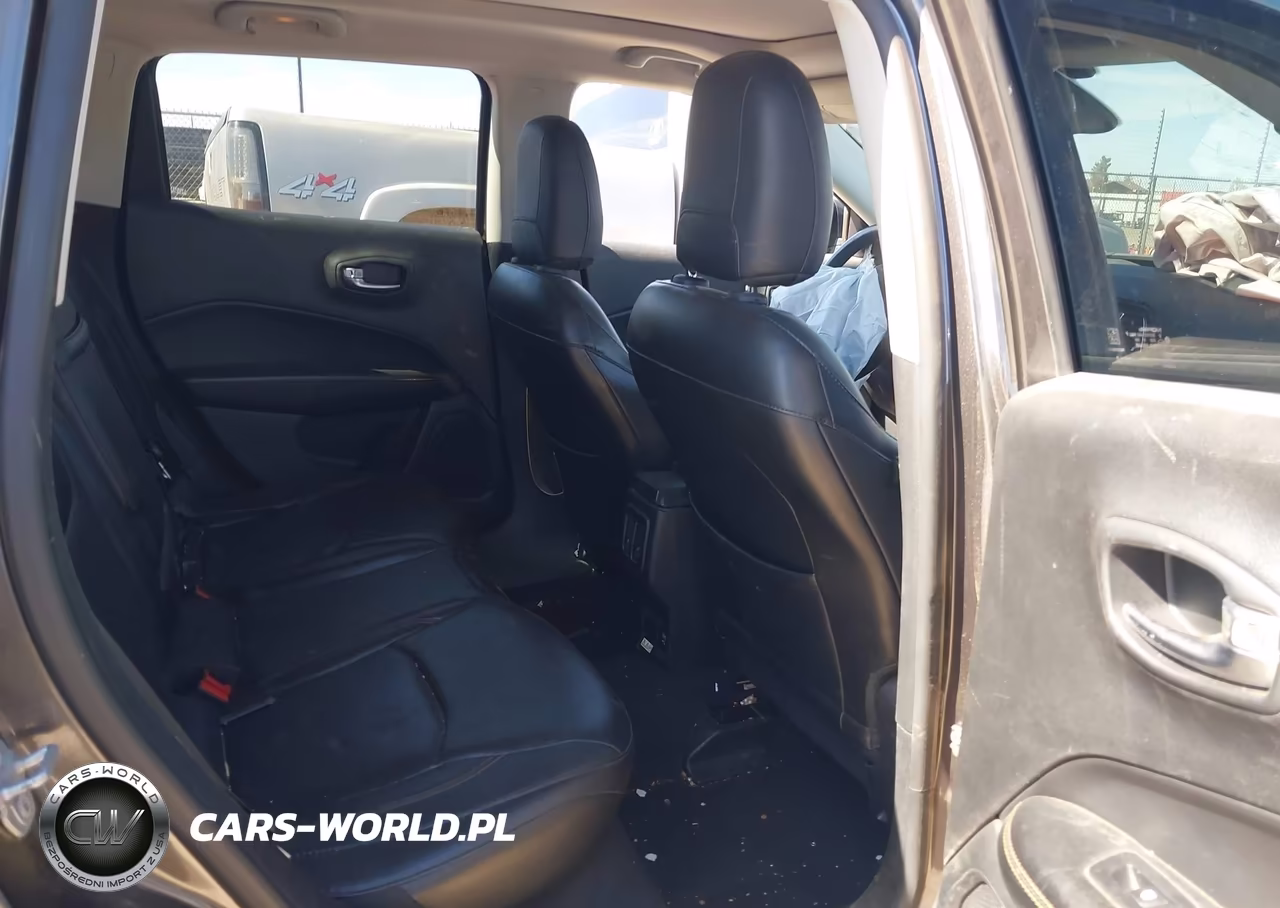 2018 Jeep Compass Limited 4X4 VIN:3C4NJDCB9JT354529 - 8