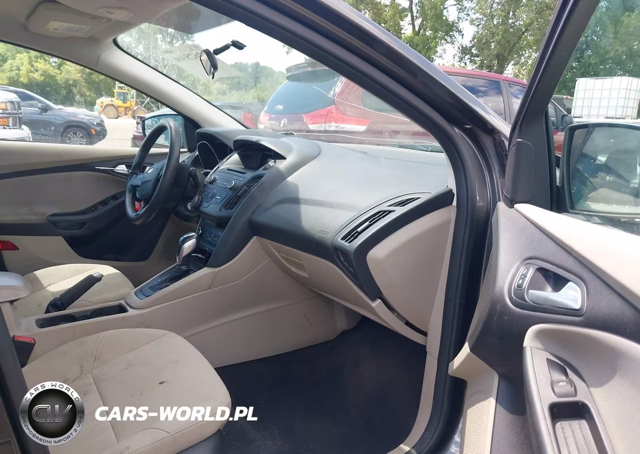 2015 Ford Focus Se VIN:1FADP3F22FL280475 - 5