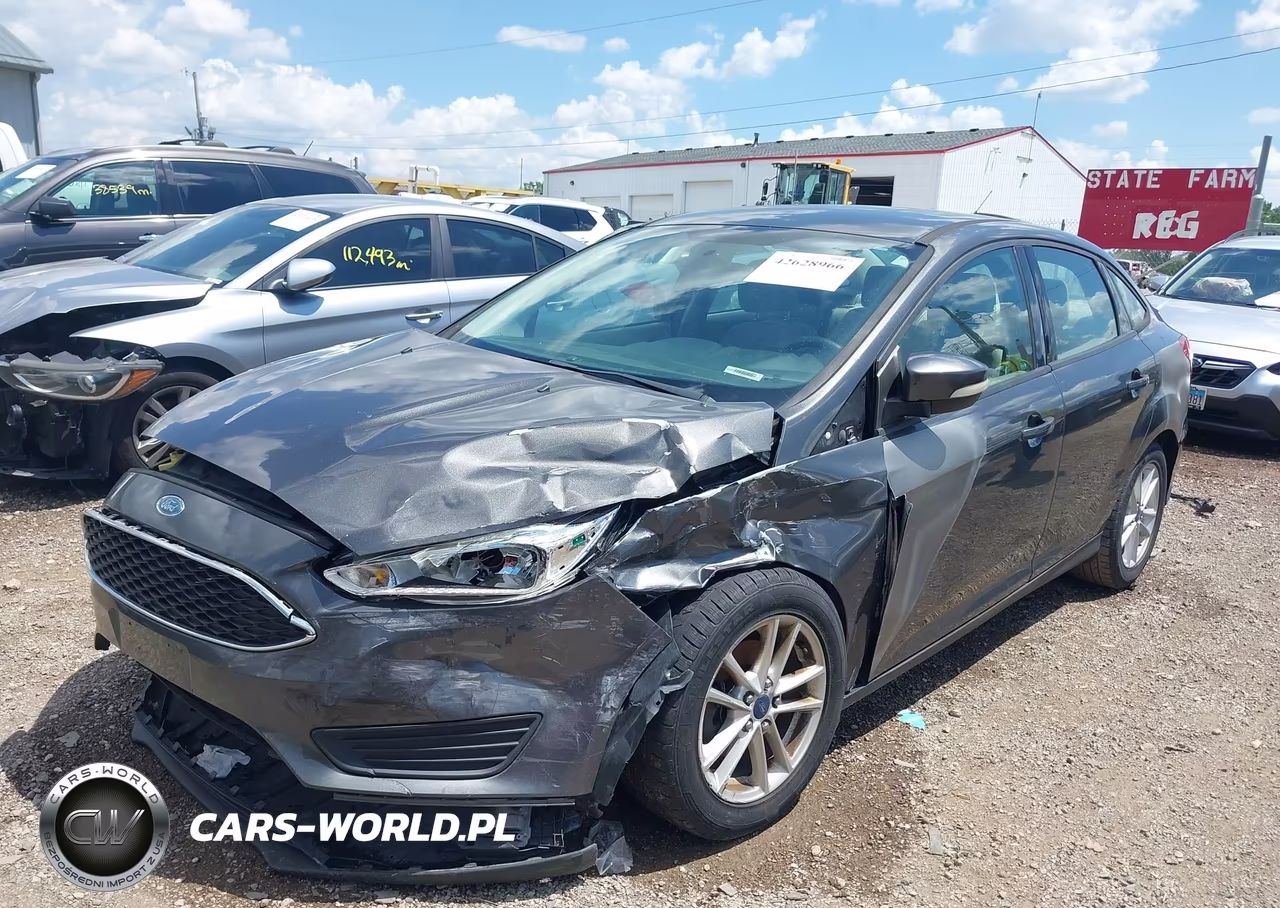 2015 Ford Focus Se VIN:1FADP3F22FL280475 - 6