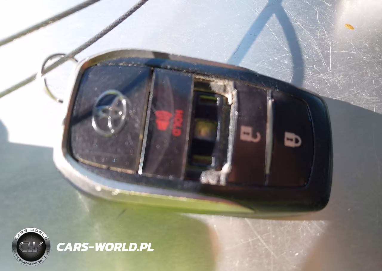 2017 Toyota Mirai VIN:JTDBVRBD8HA001692 - 11