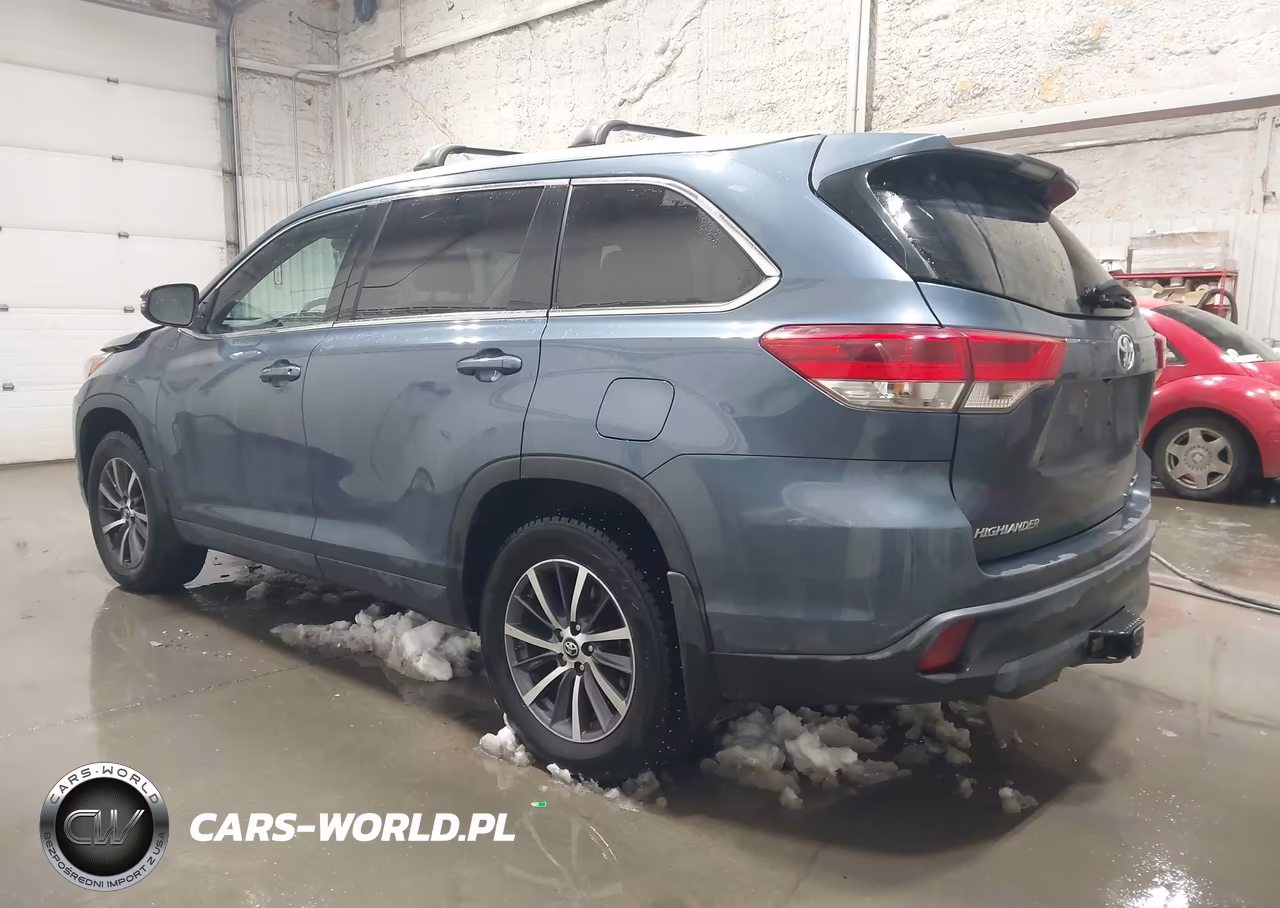 2017 Toyota Highlander Xle VIN:5TDJZRFH6HS413674 - 3