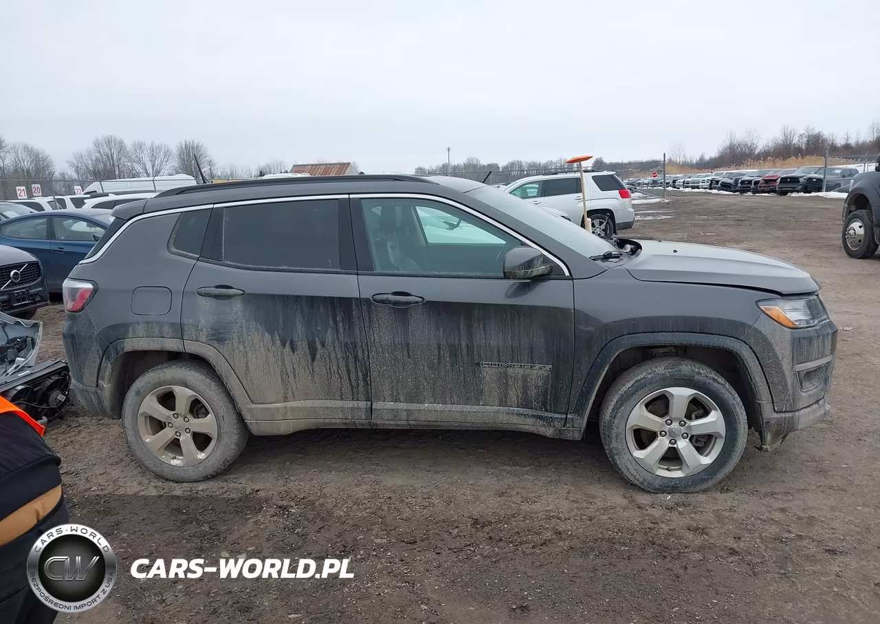 2018 Jeep Compass Latitude 4X4 VIN:3C4NJDBB0JT401979 - 13