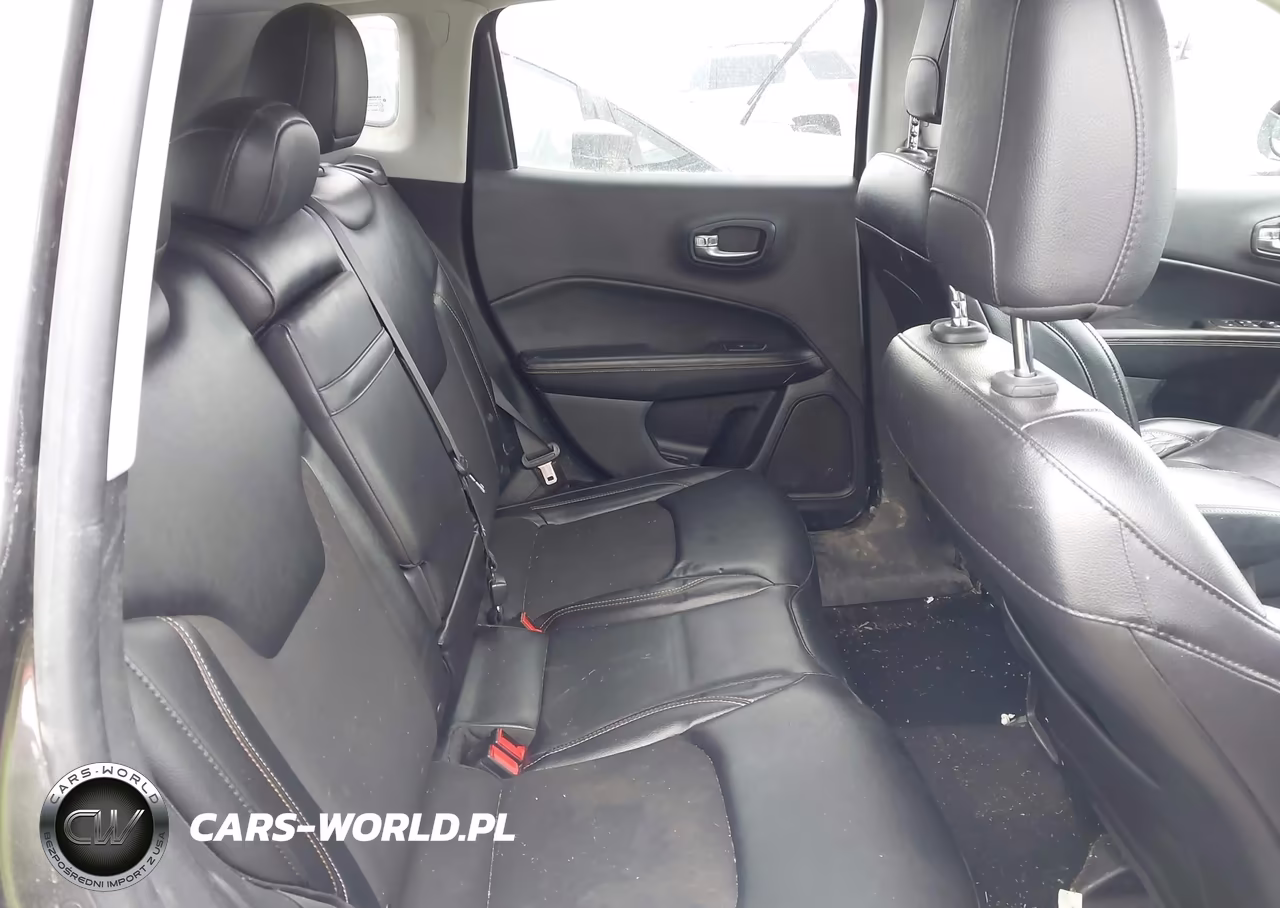 2018 Jeep Compass Latitude 4X4 VIN:3C4NJDBB0JT401979 - 8