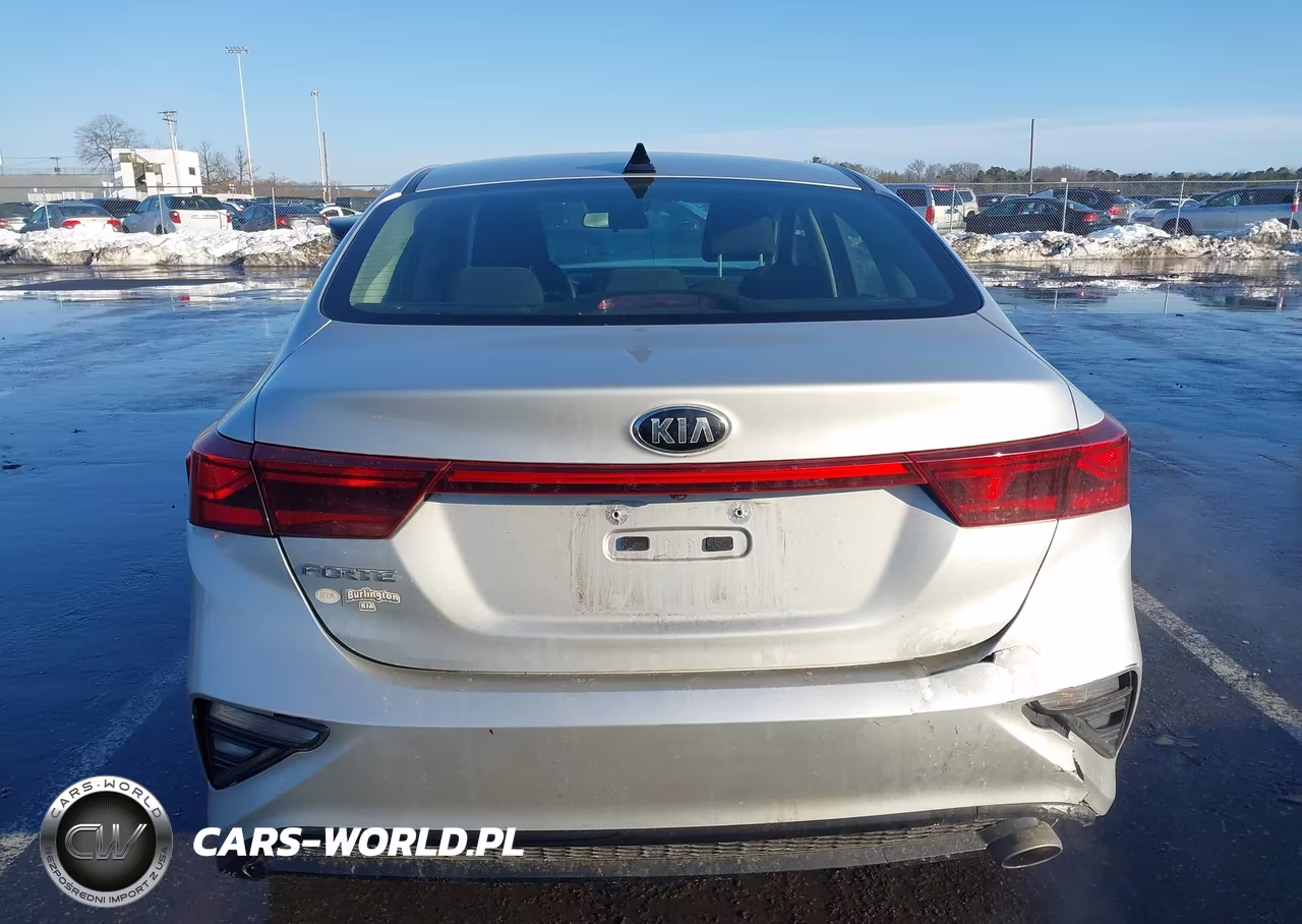 2019 Kia Forte Lxs VIN:3KPF24AD7KE125097 - 16