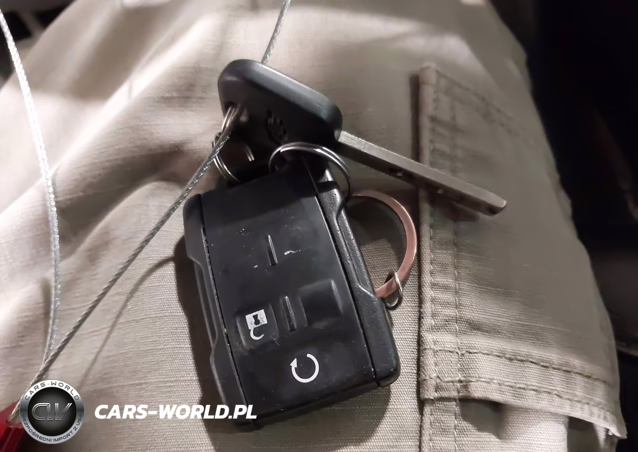 2018 Chevrolet Tahoe Lt VIN:1GNSCBKC1JR278221 - 11