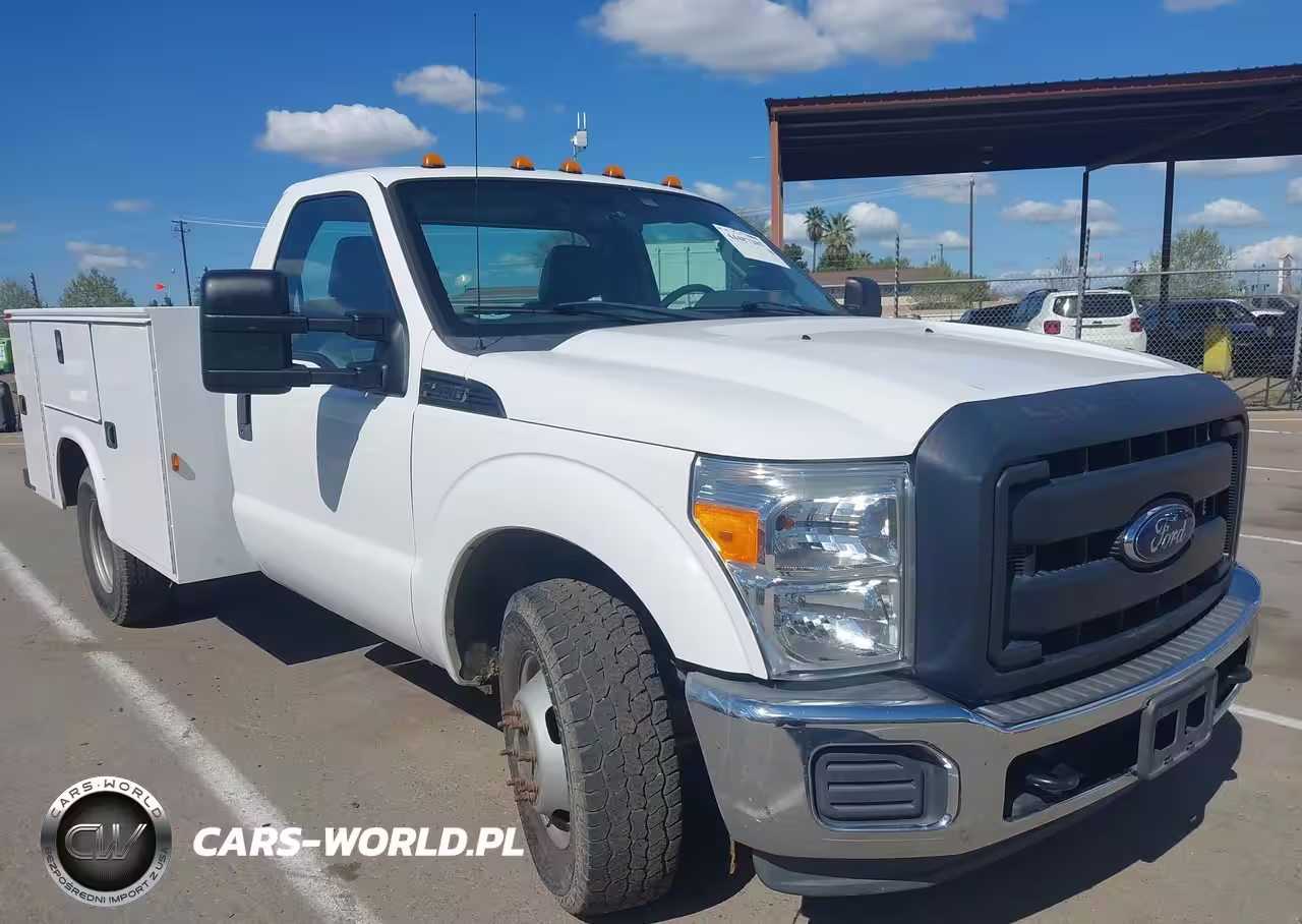 2016 Ford F-350 Chassis Xl