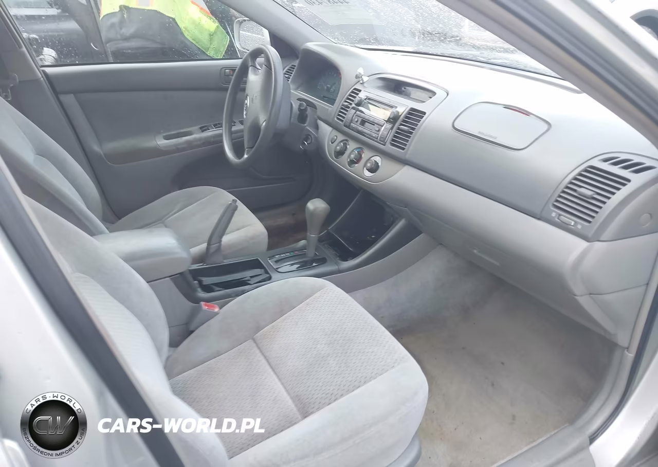 2003 Toyota Camry Le VIN:4T1BE32K73U221839 - 5