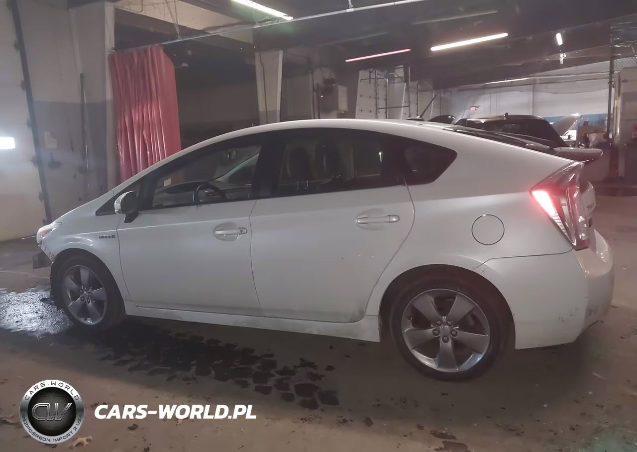 2015 Toyota Prius Persona Series Special Edition VIN:JTDKN3DU5F0421309 - 14