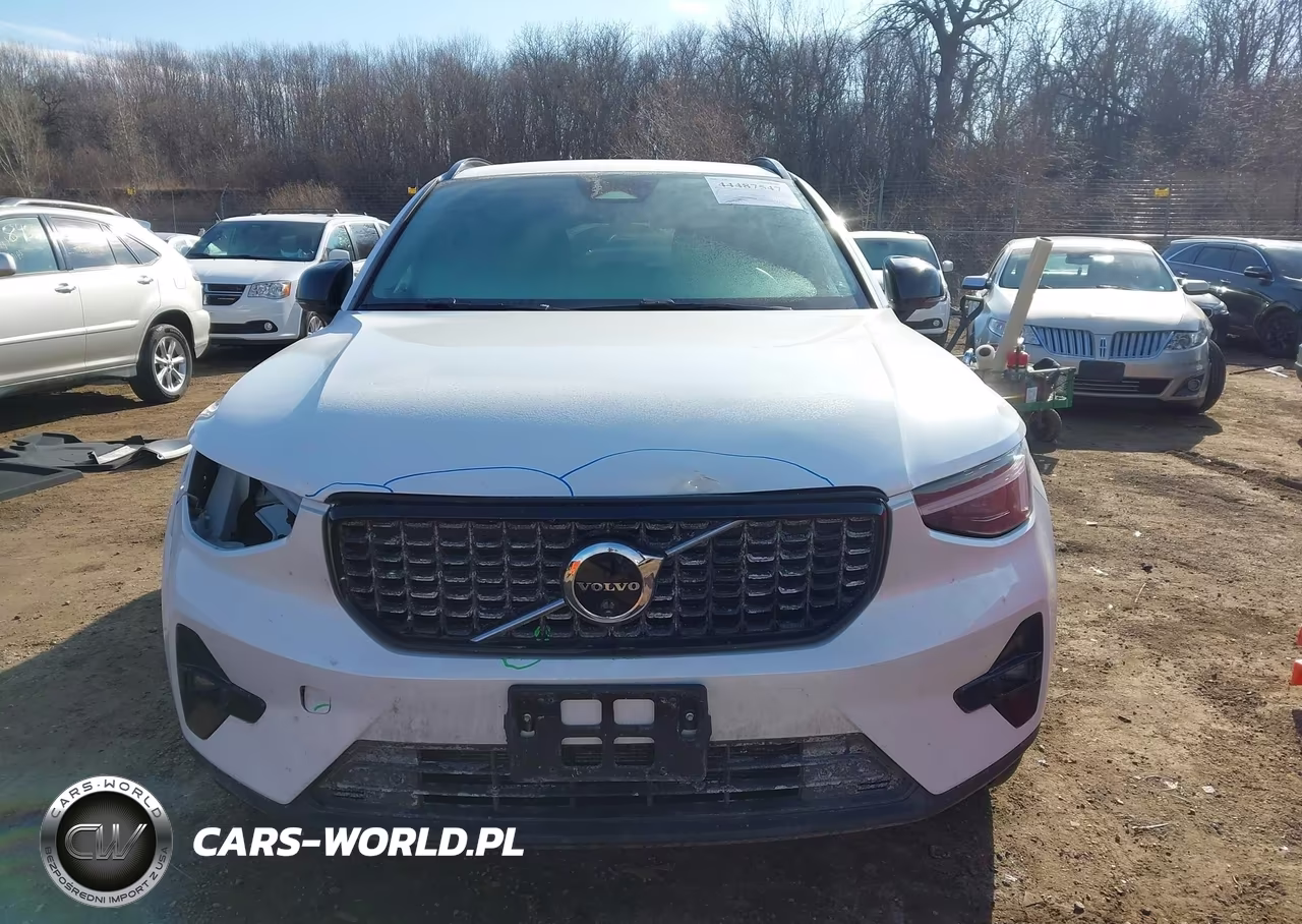 2025 Volvo Xc40 B5 Ultra Dark Theme VIN:YV4L12UM4S2517311 - 13