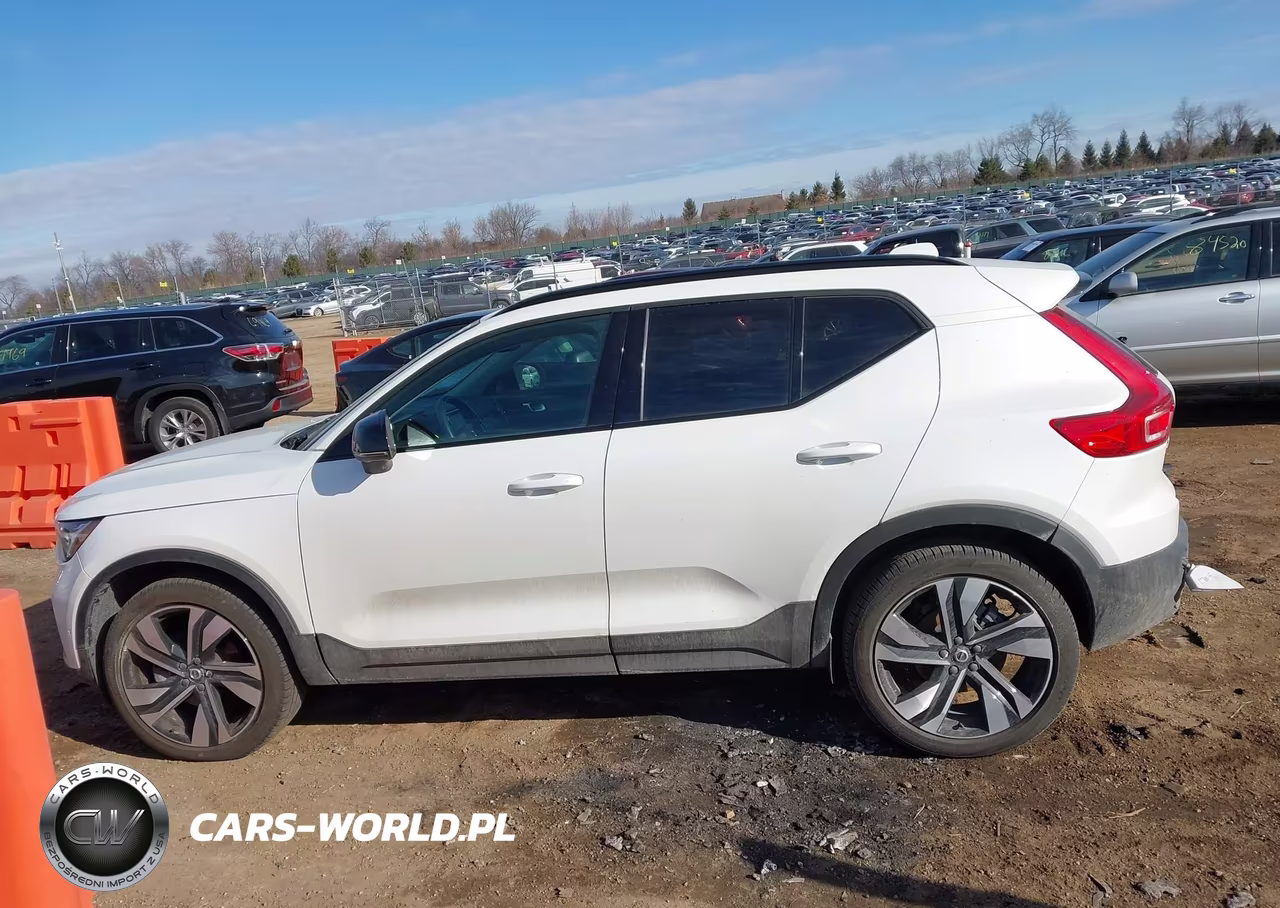 2025 Volvo Xc40 B5 Ultra Dark Theme VIN:YV4L12UM4S2517311 - 15