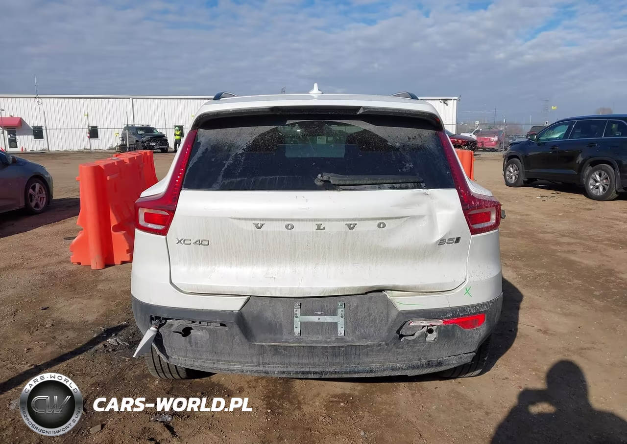 2025 Volvo Xc40 B5 Ultra Dark Theme VIN:YV4L12UM4S2517311 - 17