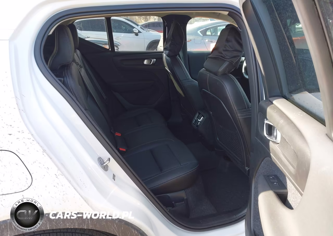 2025 Volvo Xc40 B5 Ultra Dark Theme VIN:YV4L12UM4S2517311 - 8