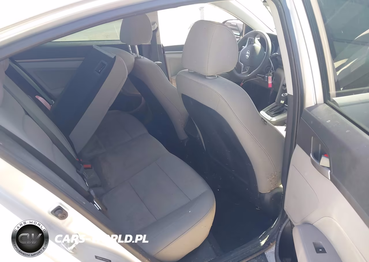2017 Hyundai Elantra Se VIN:5NPD84LF5HH212070 - 8