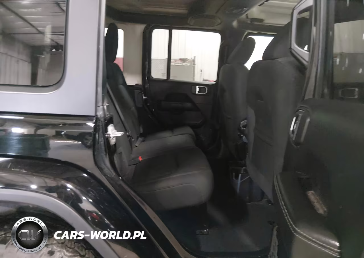 2019 Jeep Wrangler Unlimited Sahara 4X4 VIN:1C4HJXEG5KW515378 - 8