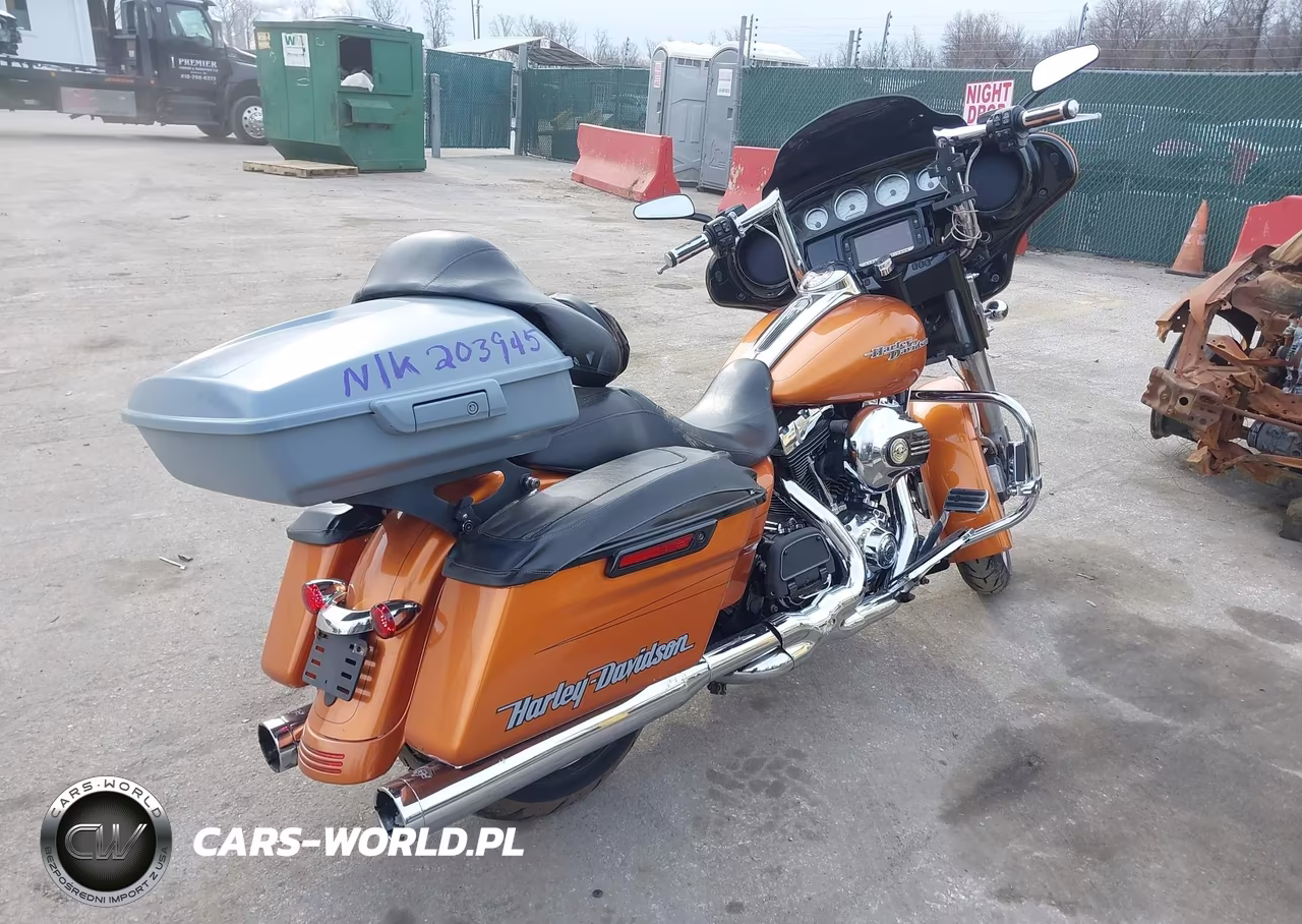 2014 Harley-Davidson Flhxs Street Glide Special VIN:1HD1KRM35EB628881 - 4