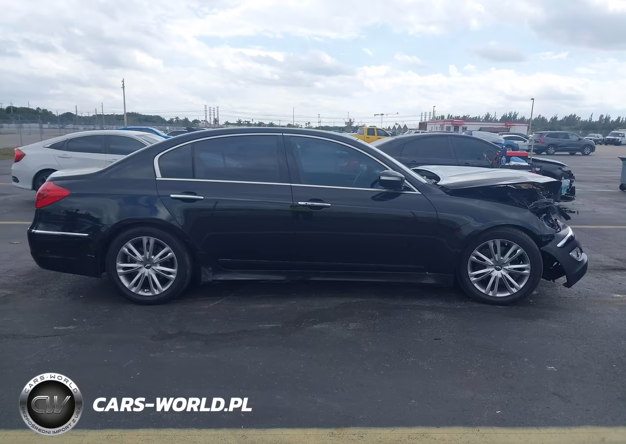 2013 Hyundai Genesis 3.8 VIN:KMHGC4DD0DU241495 - 13