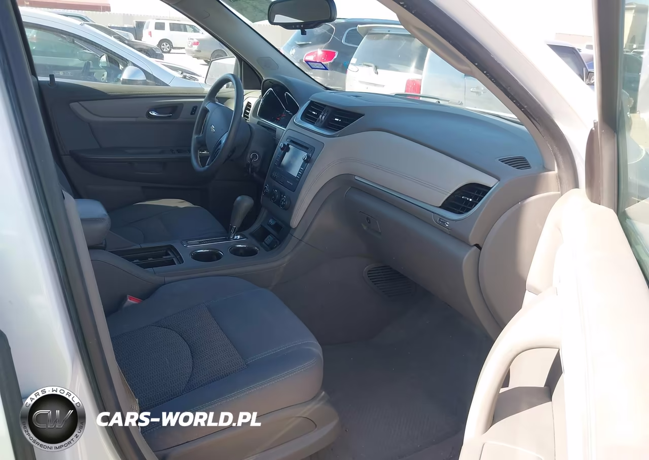 2017 Chevrolet Traverse Ls VIN:1GNKRFED2HJ325436 - 5
