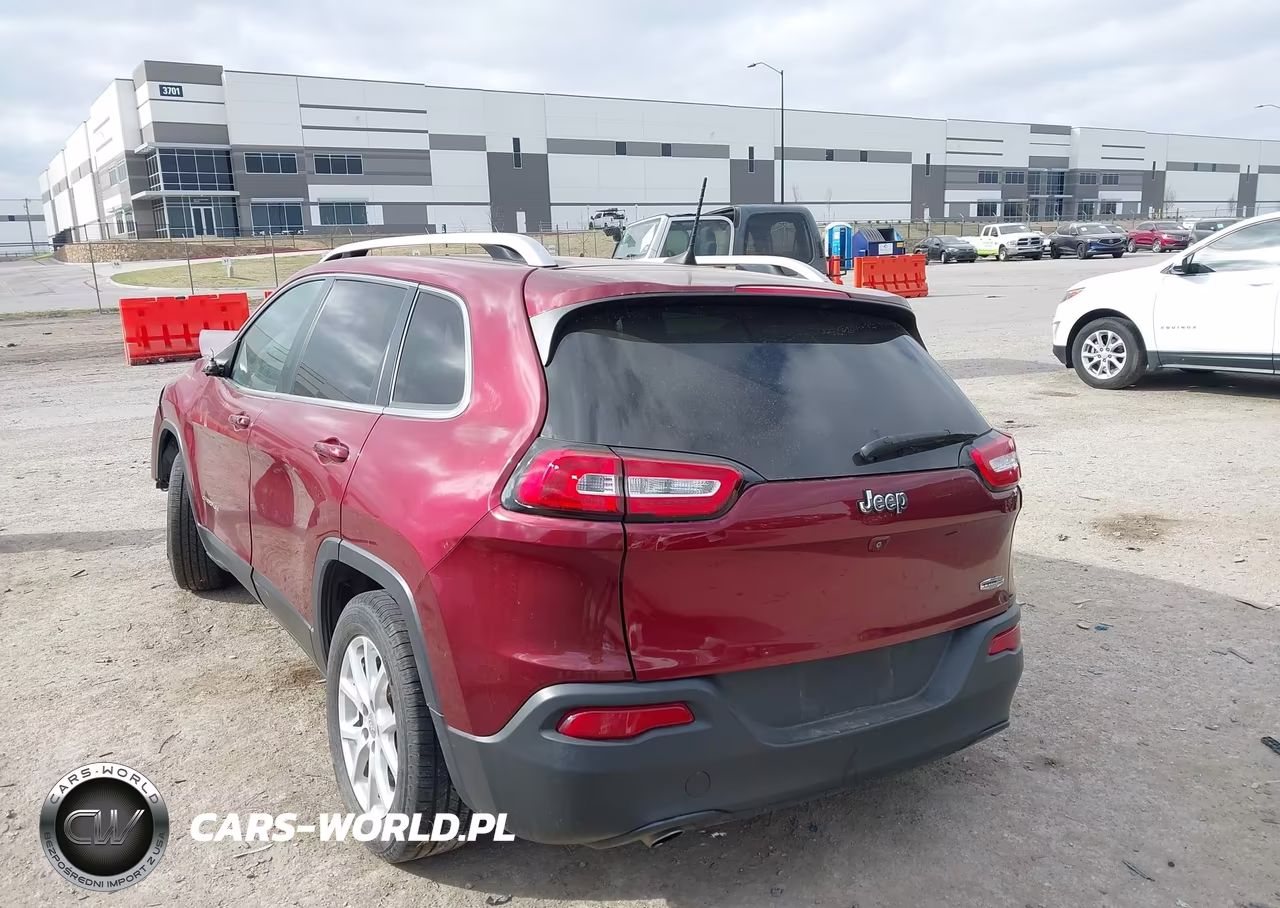 2018 Jeep Cherokee Latitude Plus Fwd VIN:1C4PJLLB6JD605032 - 3