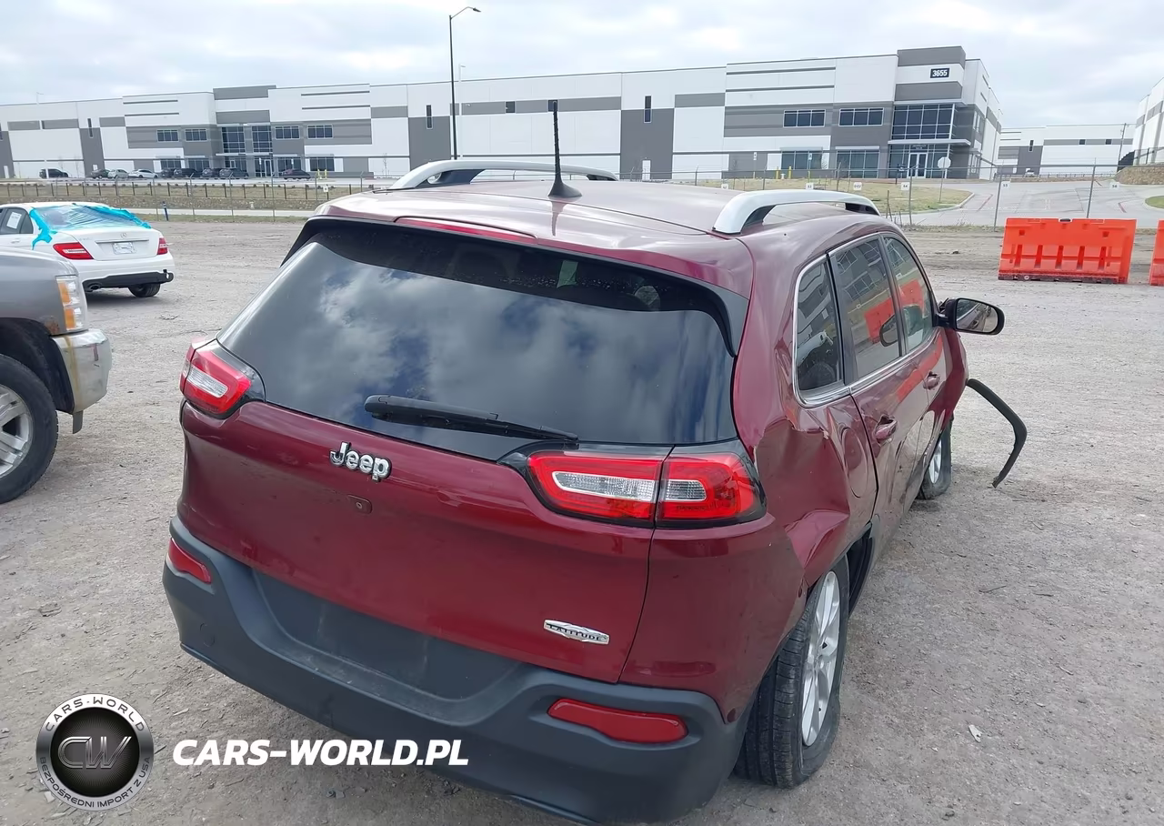 2018 Jeep Cherokee Latitude Plus Fwd VIN:1C4PJLLB6JD605032 - 4