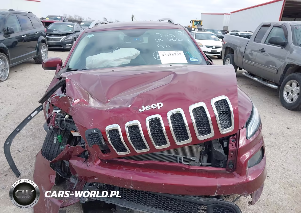 2018 Jeep Cherokee Latitude Plus Fwd VIN:1C4PJLLB6JD605032 - 6