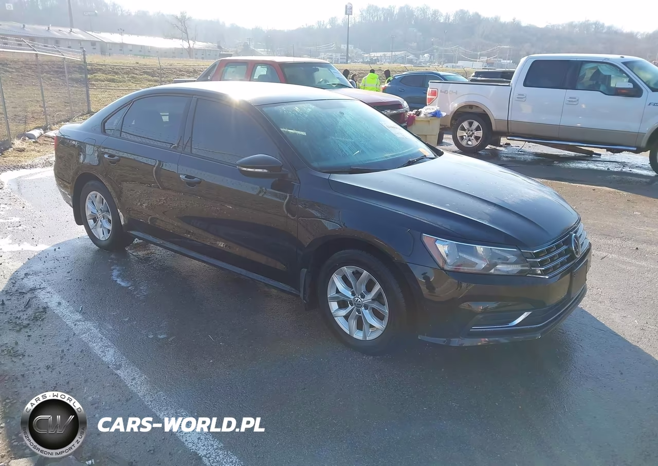 2018 Volkswagen Passat 2.0T R-Line-2.0T S