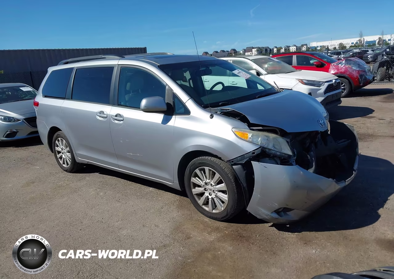 2011 Toyota Sienna Xle – zdjęcie 1 z 17