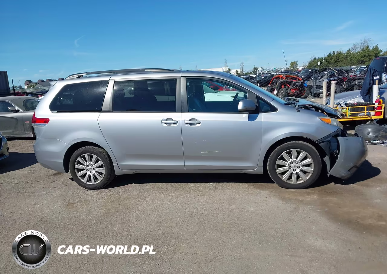 2011 Toyota Sienna Xle VIN:5TDDK3DC7BS003205 - 13