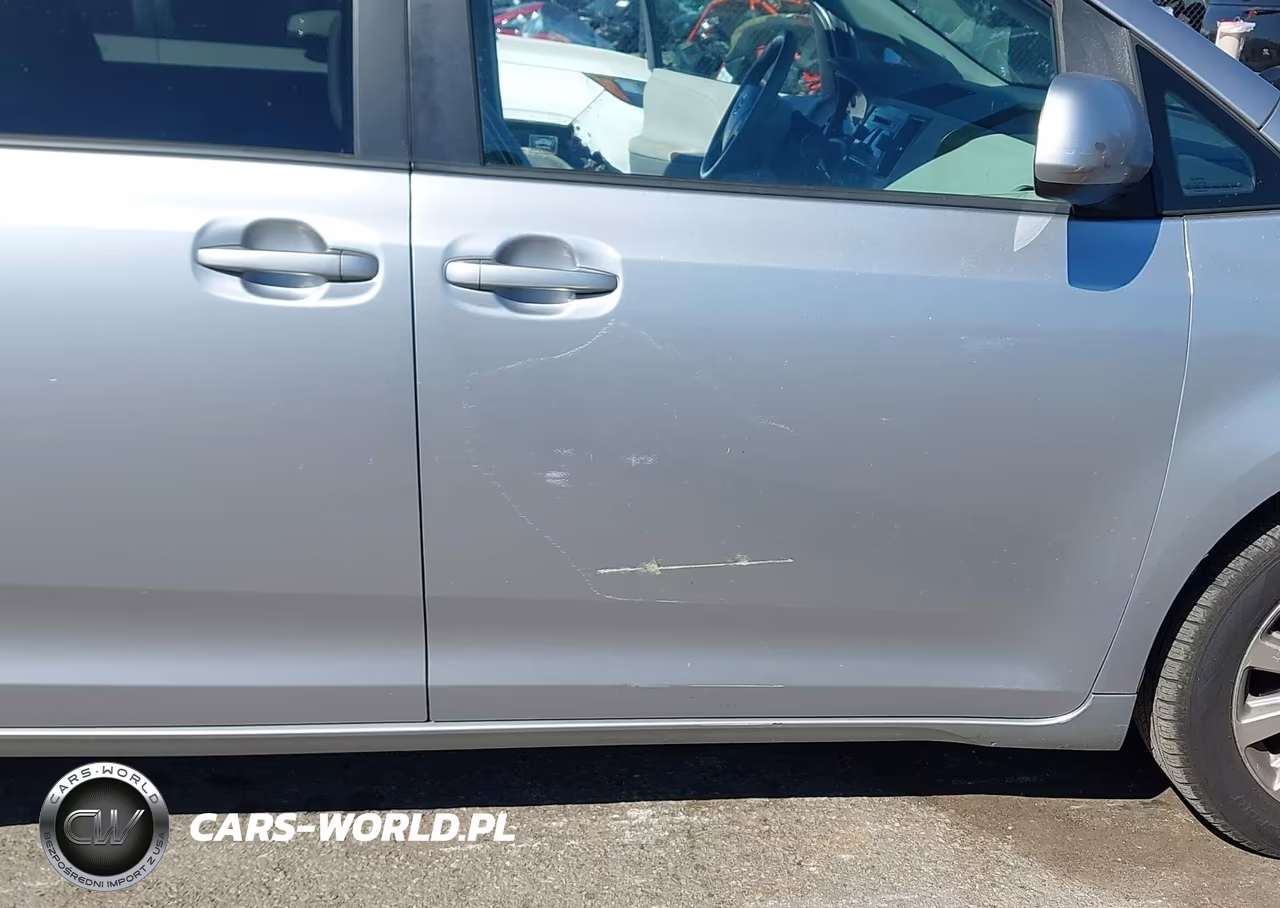 2011 Toyota Sienna Xle VIN:5TDDK3DC7BS003205 - 17