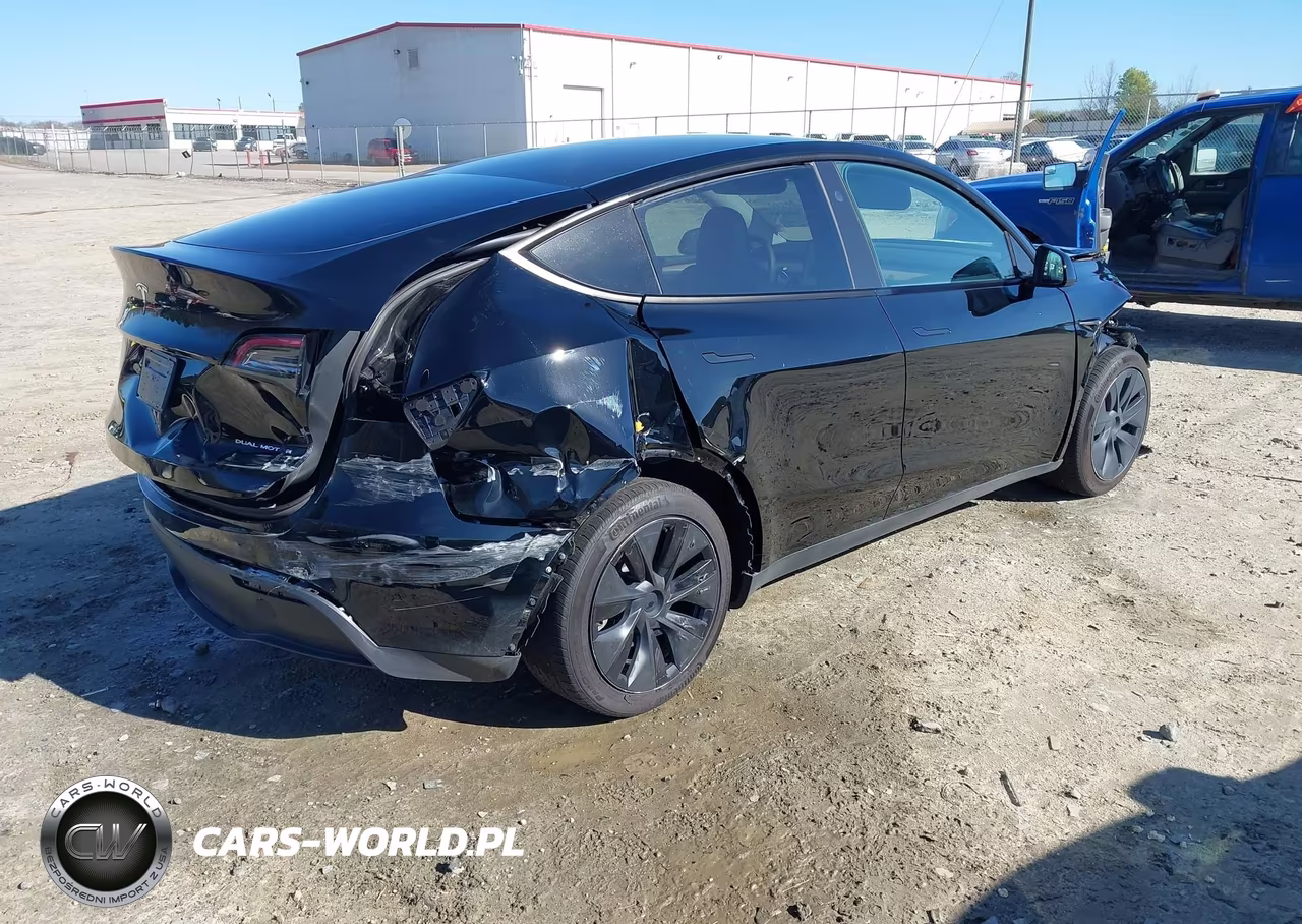 2024 Tesla Model Y Long Range Dual Motor All-Wheel Drive VIN:7SAYGDEE6RA331643 - 4