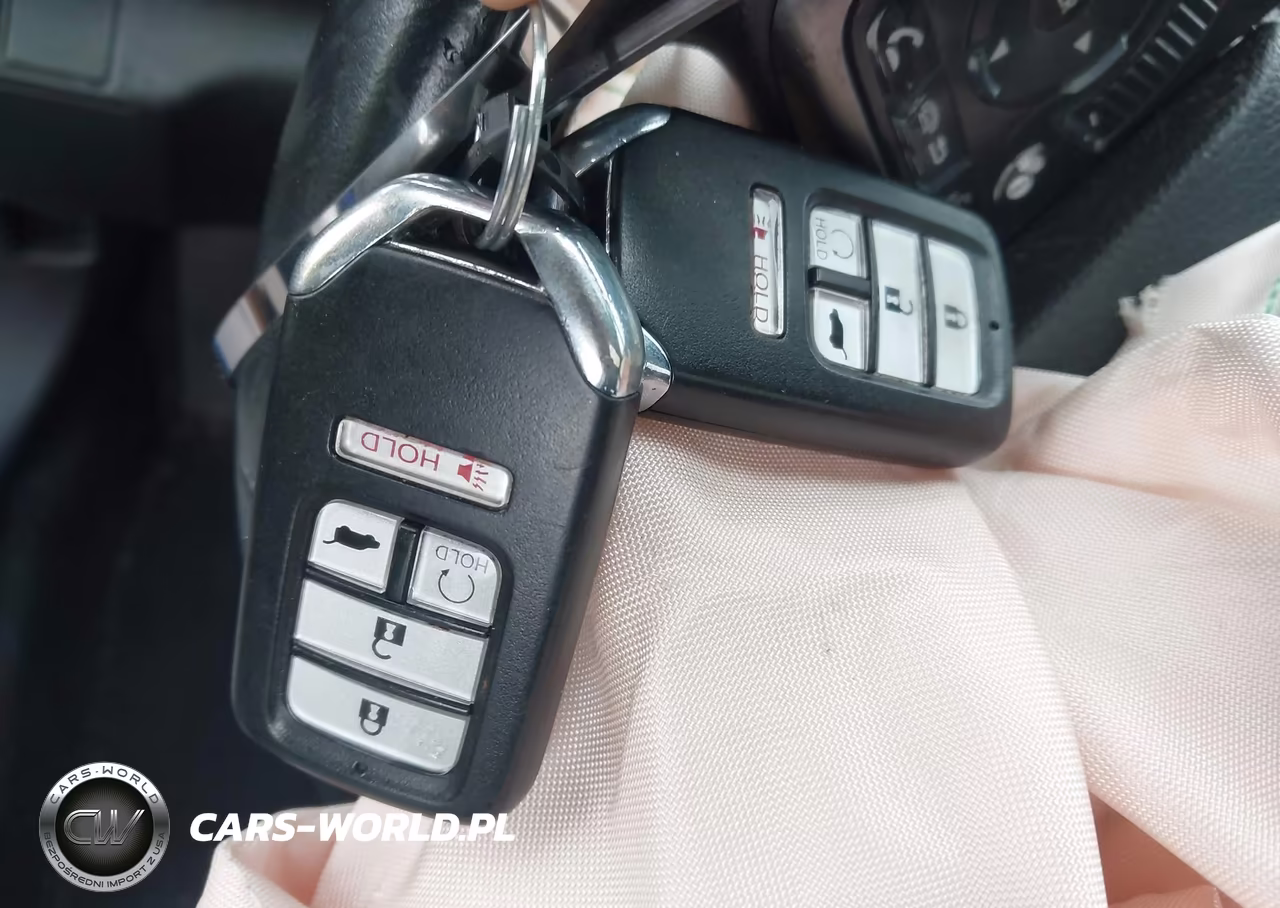 2018 Honda Civic Sport Touring VIN:SHHFK7H93JU227667 - 11