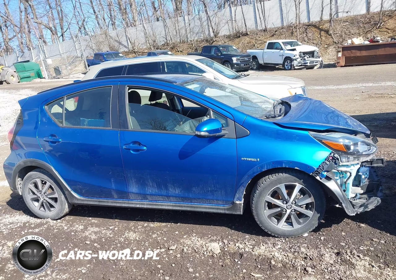 2019 Toyota Prius C L VIN:JTDKDTB32K1624997 - 13