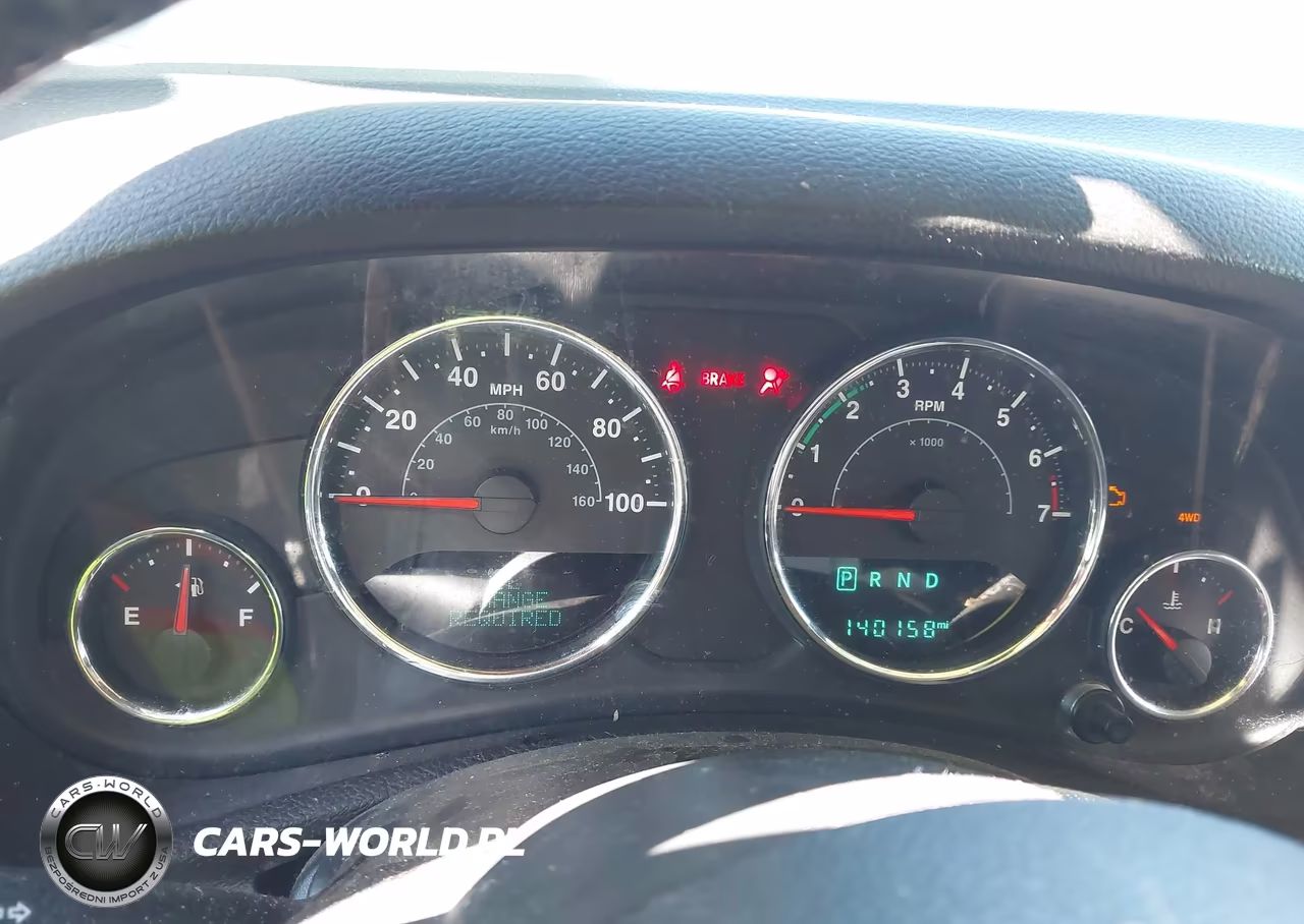 2015 Jeep Wrangler Unlimited Rubicon VIN:1C4BJWFG9FL770363 - 7