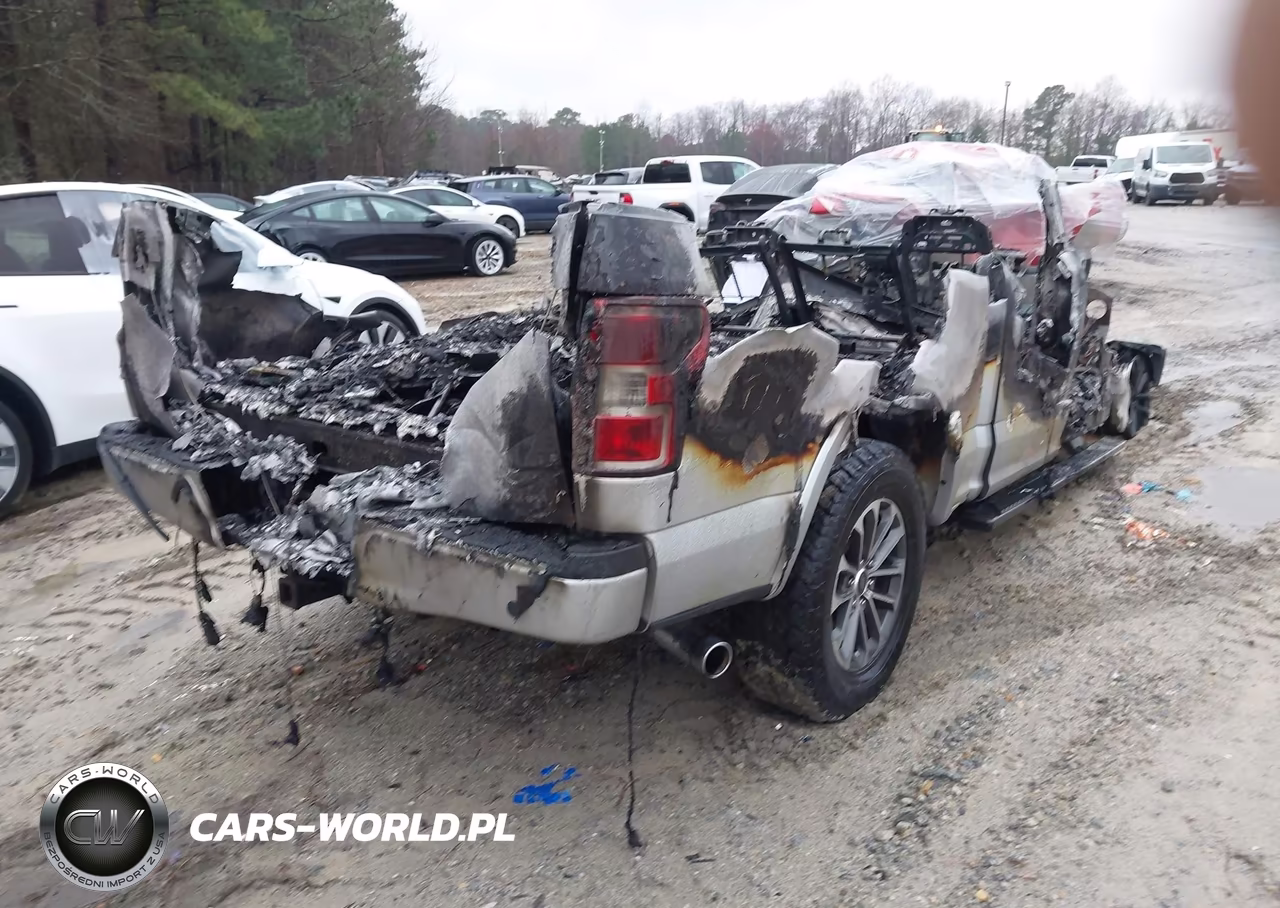 2018 Ford F-150 Xlt VIN:1FTEW1EG4JFA87500 - 4